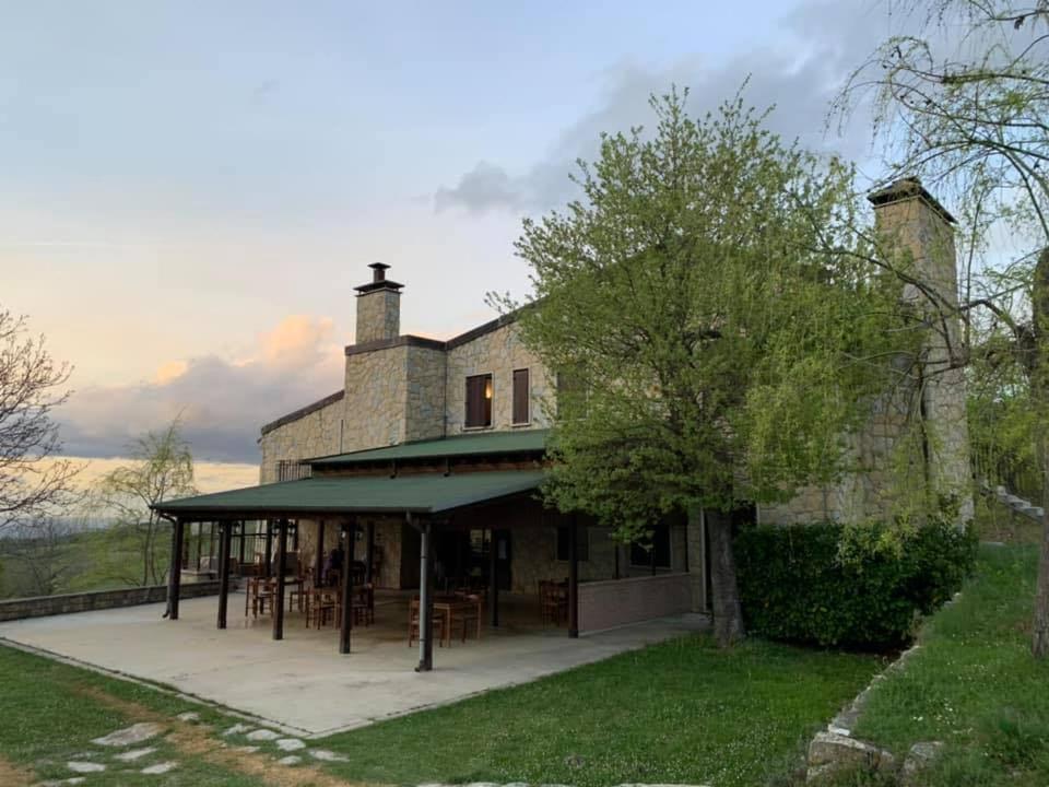 Terrae Eremis: Ristorante, Bar, B&B Roccamorice Esterno foto