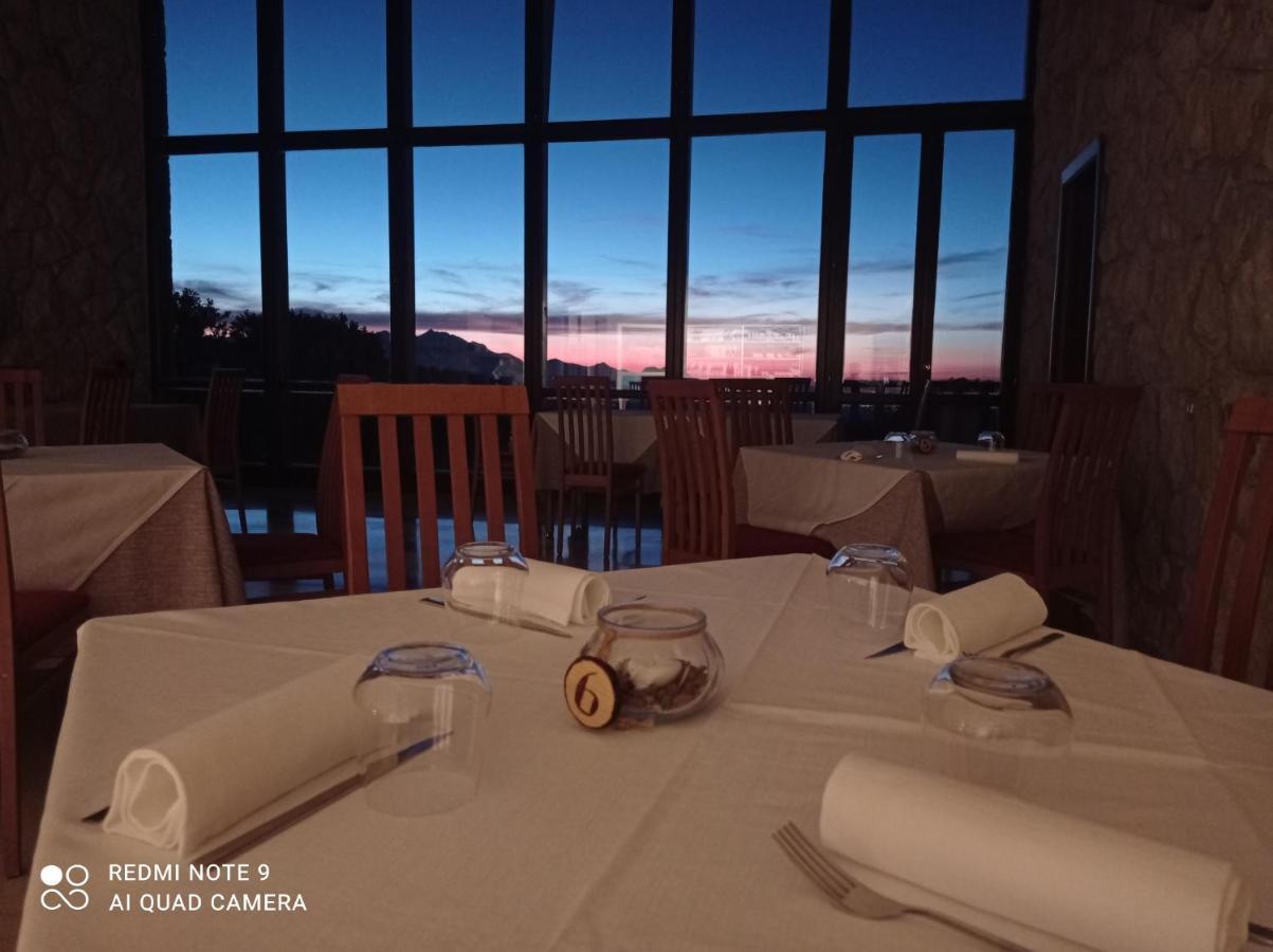 Terrae Eremis: Ristorante, Bar, B&B Roccamorice Esterno foto
