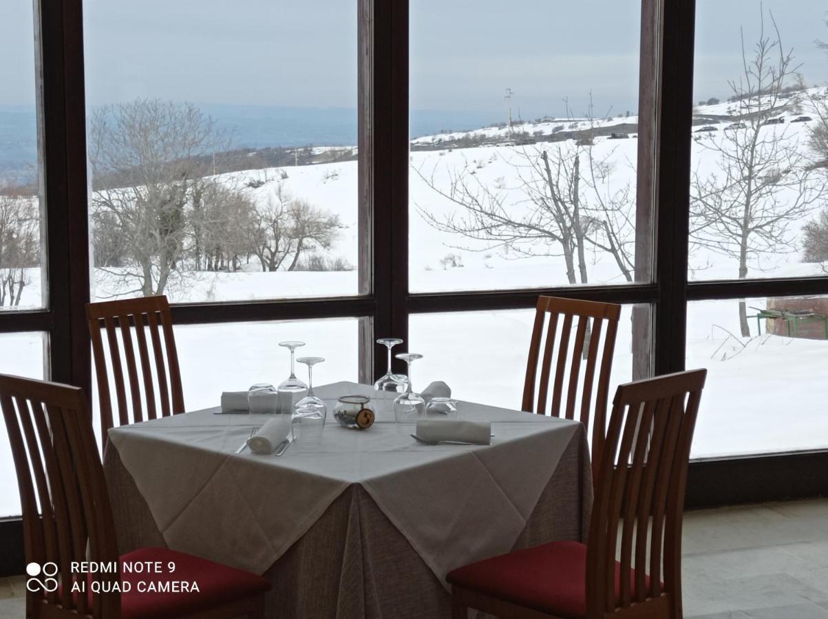 Terrae Eremis: Ristorante, Bar, B&B Roccamorice Esterno foto