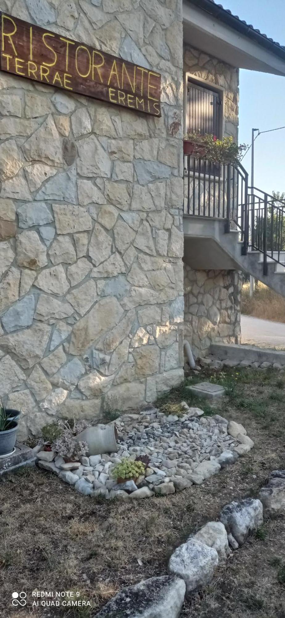 Terrae Eremis: Ristorante, Bar, B&B Roccamorice Esterno foto